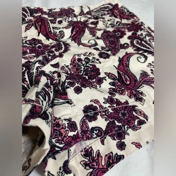 Size 0 Loft Ann Taylor Paisley Low Rise White Purple Embroidered Print Shorts - Picture 4 of 5